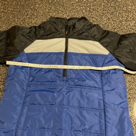 Cutter and Buck 1/2 zip Jacket, Size Large - Picture 3 of 5